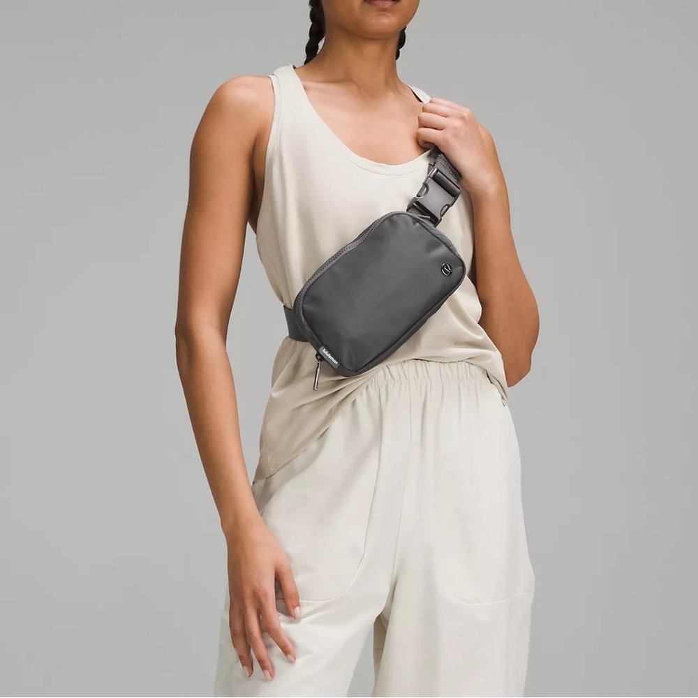 Lululemon • Everywhere Belt Bag Lg 2L Heritage 365 Grey Limited Edition